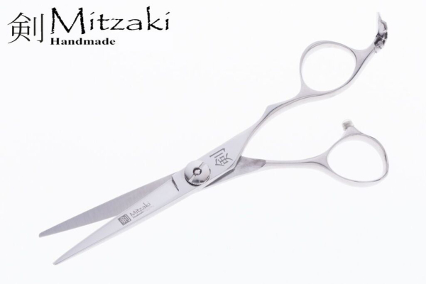 Totenkopf MITZAKI-Witchery (5,5 Zoll), nicht nur für "Haarpiraten", mit  Fingerhaken als Totenkopf, Ergo-Form, für Friseure die das besondere lieben, Rändelschraube zur Feinjustierung,Hohlschliff, robuste Klingen aus PREMIUMSTAHL